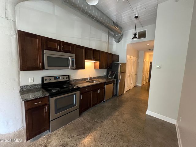733 Broadway 203, Albany, NY 12207