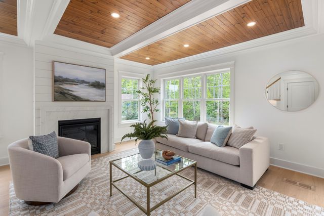10 Laurel Lane, Forestdale, MA 02644