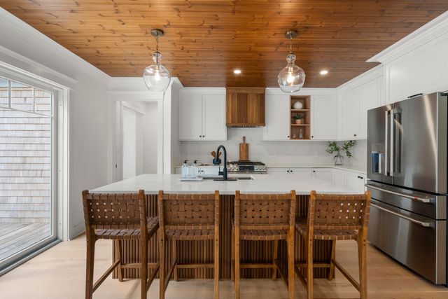 10 Laurel Lane, Forestdale, MA 02644