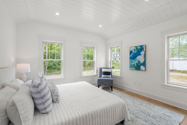 10 Laurel Lane, Forestdale, MA 02644