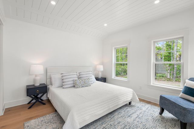 10 Laurel Lane, Forestdale, MA 02644