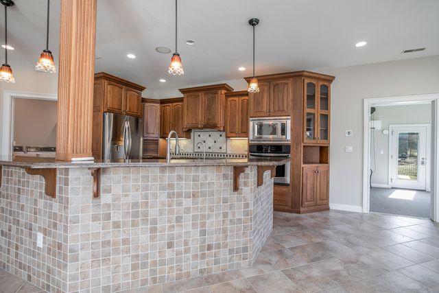 4100 HARTFIELD DR, Columbia, MO 65203