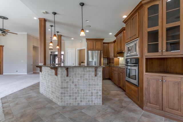 4100 HARTFIELD DR, Columbia, MO 65203