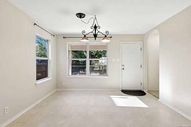 9022 Meadow Spgs, Universal City, TX 78148
