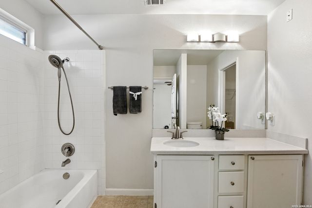 9022 Meadow Spgs, Universal City, TX 78148