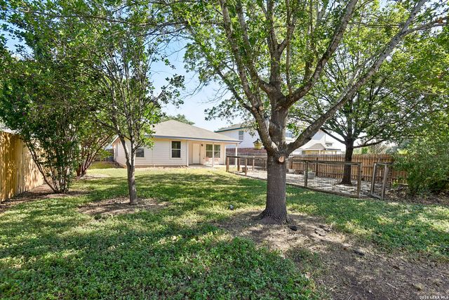 9022 Meadow Spgs, Universal City, TX 78148