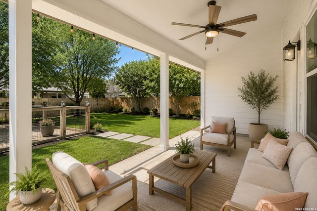 9022 Meadow Spgs, Universal City, TX 78148
