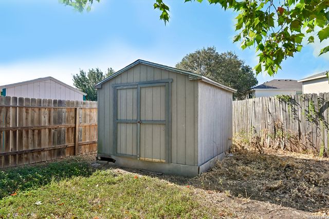 9022 Meadow Spgs, Universal City, TX 78148