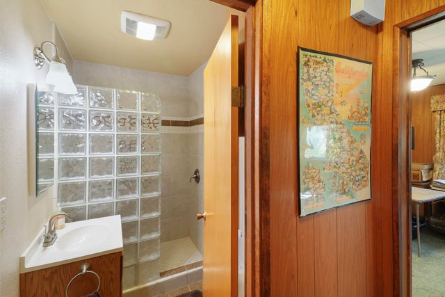3283 Middleton Lane, Redding, CA 96002