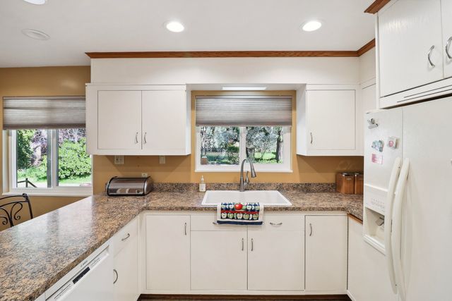 3283 Middleton Lane, Redding, CA 96002
