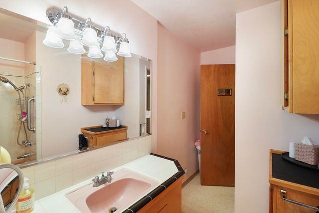 3283 Middleton Lane, Redding, CA 96002