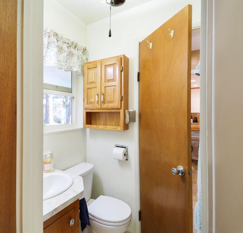 3283 Middleton Lane, Redding, CA 96002