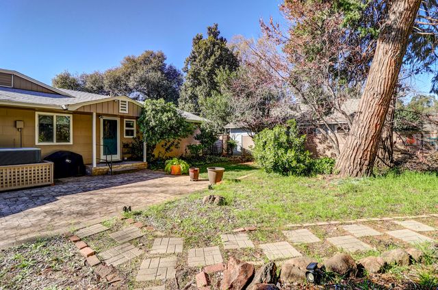 3283 Middleton Lane, Redding, CA 96002