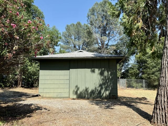 3283 Middleton Lane, Redding, CA 96002