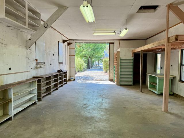 3283 Middleton Lane, Redding, CA 96002