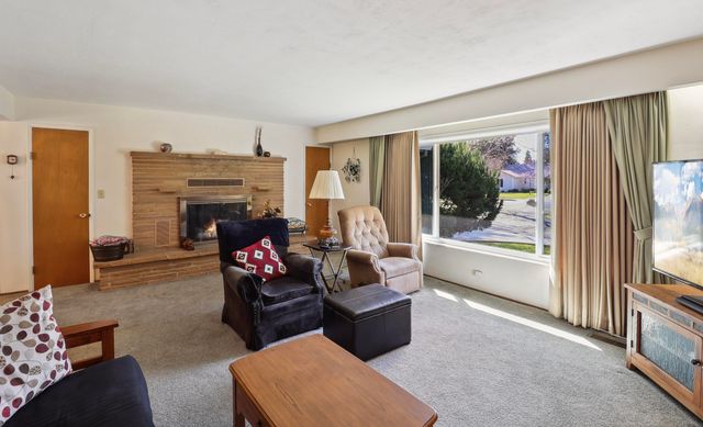 3283 Middleton Lane, Redding, CA 96002
