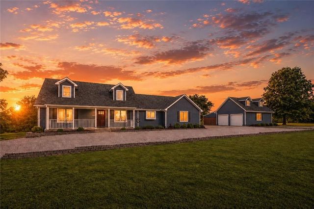 4000 W 215TH Street, Bucyrus, KS 66013
