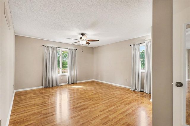 4000 W 215TH Street, Bucyrus, KS 66013
