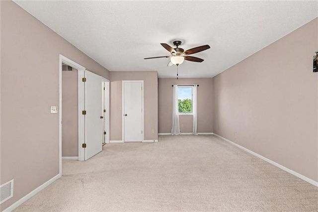 4000 W 215TH Street, Bucyrus, KS 66013
