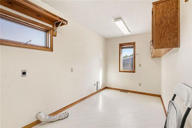 4000 W 215TH Street, Bucyrus, KS 66013