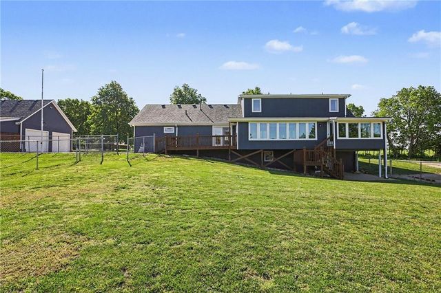 4000 W 215TH Street, Bucyrus, KS 66013