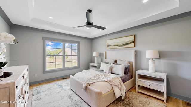 8003 Penny Rose Ct, Louisville, KY 40299