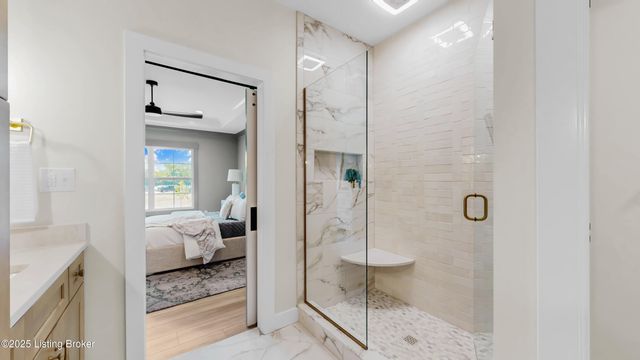 8003 Penny Rose Ct, Louisville, KY 40299