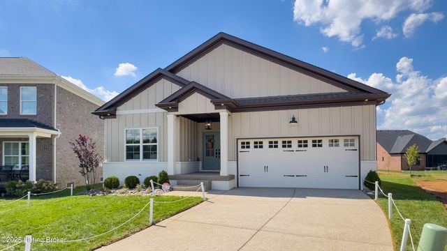 8003 Penny Rose Ct, Louisville, KY 40299