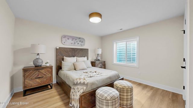 8003 Penny Rose Ct, Louisville, KY 40299