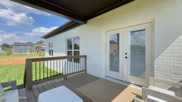 8003 Penny Rose Ct, Louisville, KY 40299