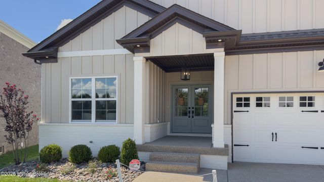 8003 Penny Rose Ct, Louisville, KY 40299