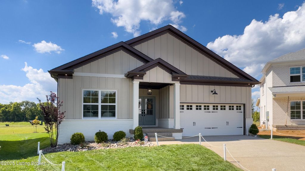 8003 Penny Rose Ct, Louisville, KY 40299