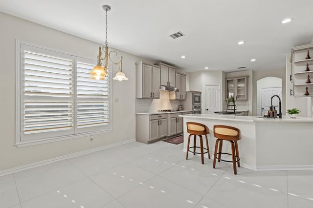 146 Shasta Drive, Lake Dallas, TX 75065