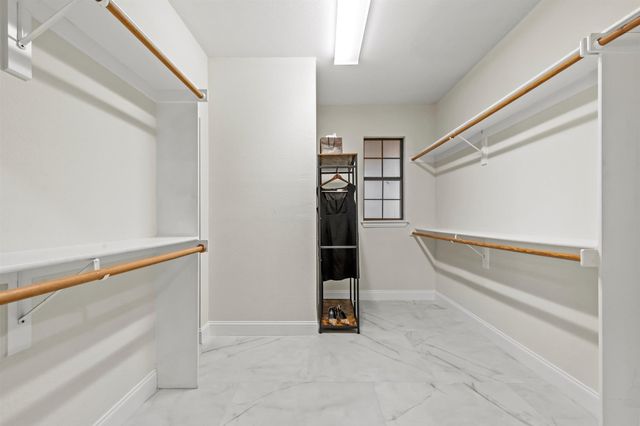 146 Shasta Drive, Lake Dallas, TX 75065