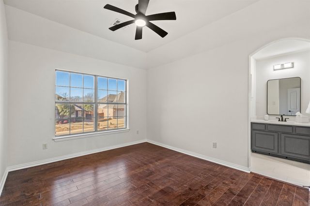 146 Shasta Drive, Lake Dallas, TX 75065