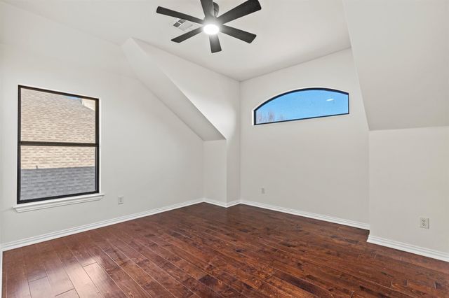 146 Shasta Drive, Lake Dallas, TX 75065