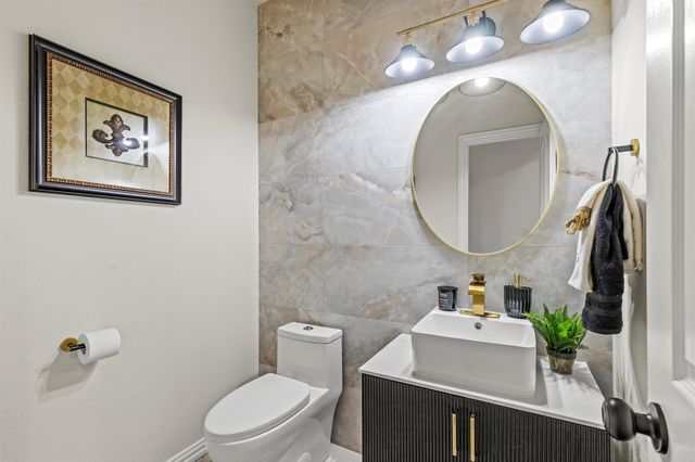 146 Shasta Drive, Lake Dallas, TX 75065