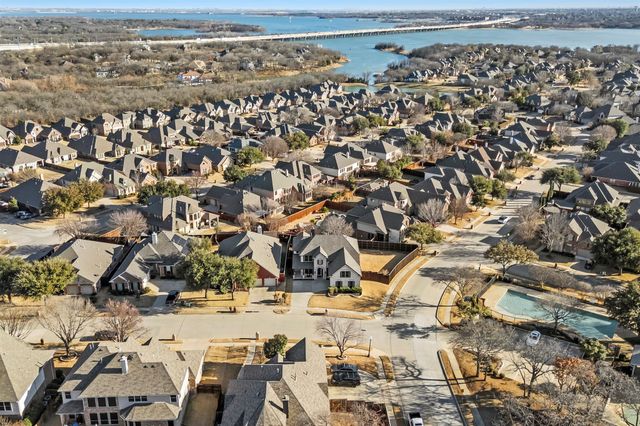 146 Shasta Drive, Lake Dallas, TX 75065