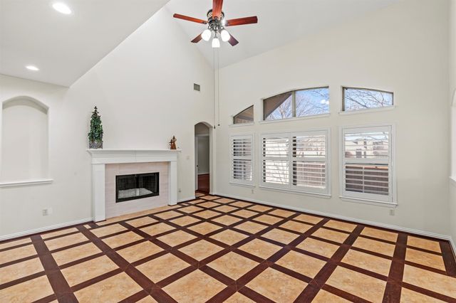 146 Shasta Drive, Lake Dallas, TX 75065