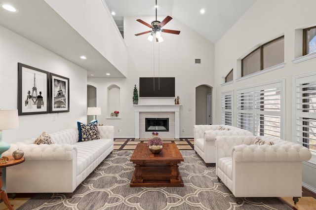 146 Shasta Drive, Lake Dallas, TX 75065