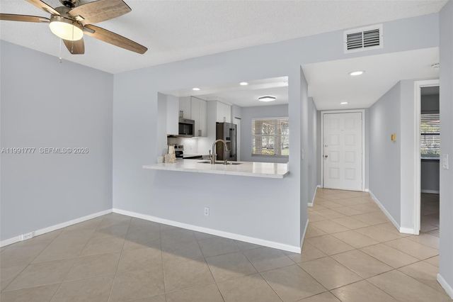 901 SW 128th Terrace 102A, Pembroke Pines, FL 33027