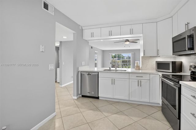 901 SW 128th Terrace 102A, Pembroke Pines, FL 33027