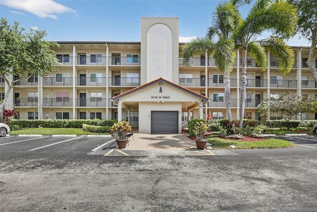 901 SW 128th Terrace 102A, Pembroke Pines, FL 33027