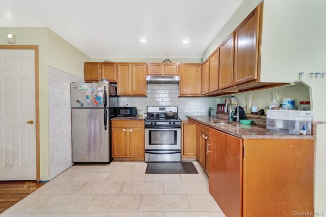 2363 Gleason Avenue, Bronx, NY 10462