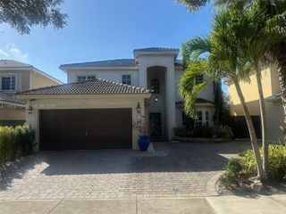 9008 SW 211th Ln, Cutler Bay, FL 33189