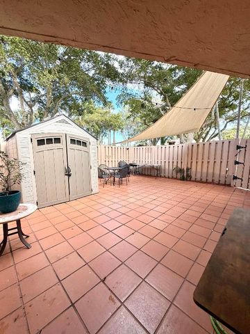 4260 Village Drive B, Delray Beach, FL 33445