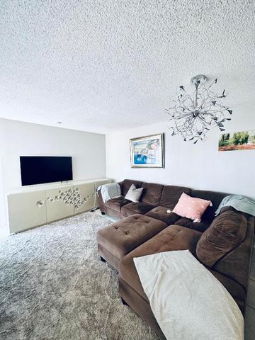 4260 Village Drive B, Delray Beach, FL 33445