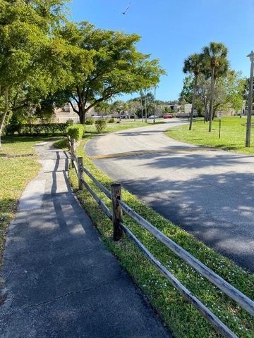 4260 Village Drive B, Delray Beach, FL 33445