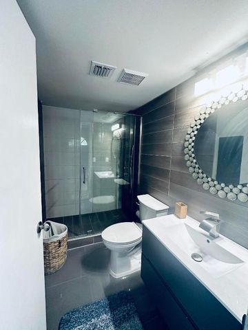 4260 Village Drive B, Delray Beach, FL 33445