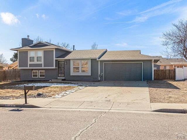45 Archway Lane, Pueblo, CO 81005